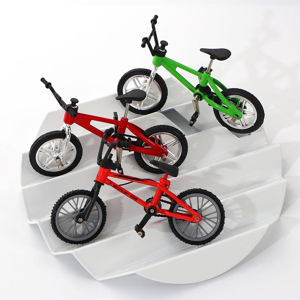 Picture Of Mountain Biking - Sepeda Bmx jari Aloi Retro, mainan